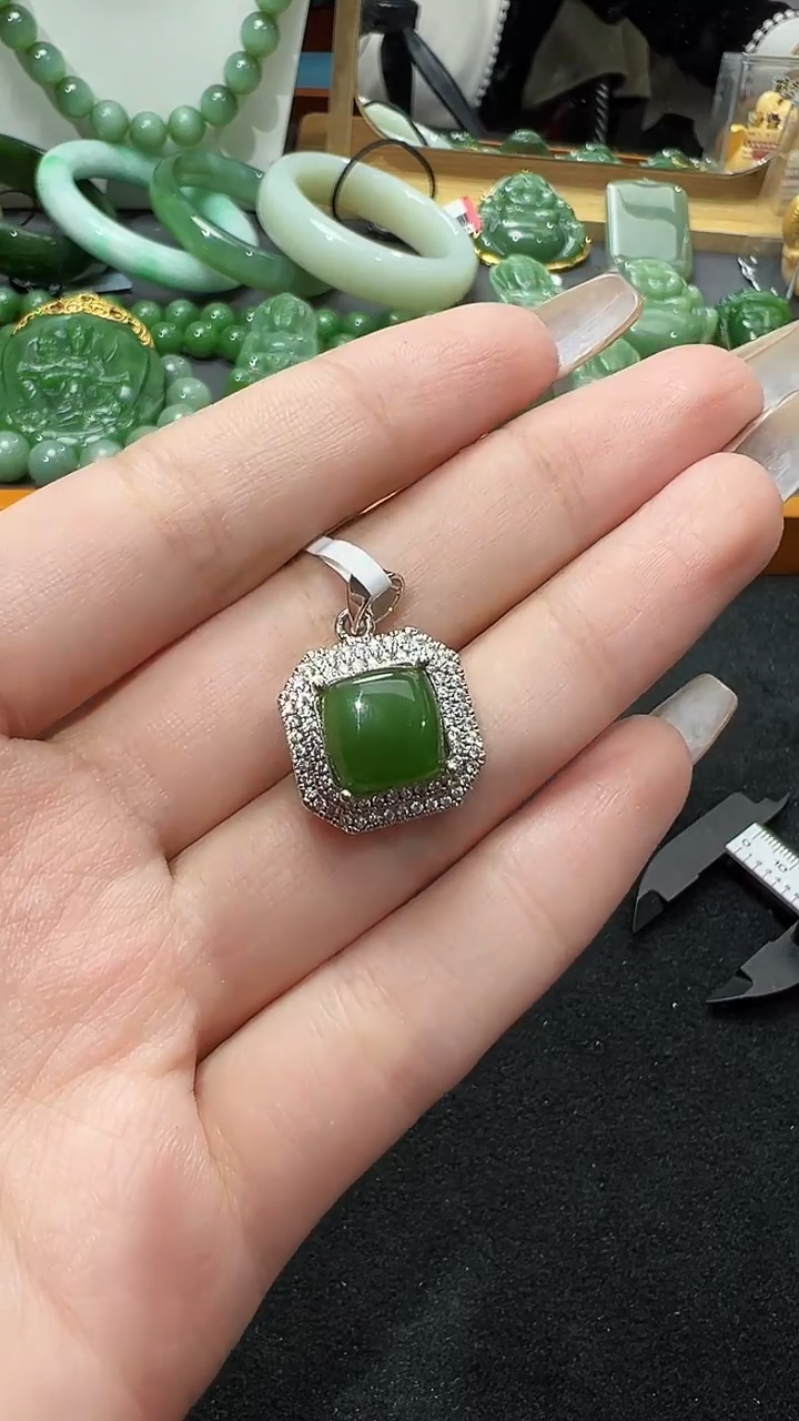 【闪购商品】和田玉吊坠(赠链)未镶嵌8