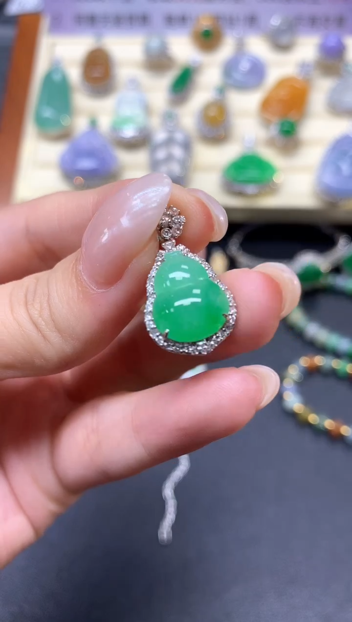 【闪购商品】翡翠吊坠(不含链)18K金镶嵌吊坠|8000+800