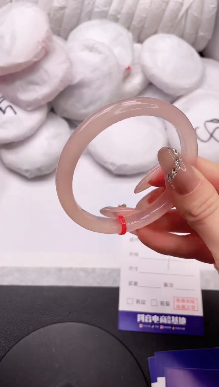 【闪购商品】石英质玉手镯未镶嵌24K419-57