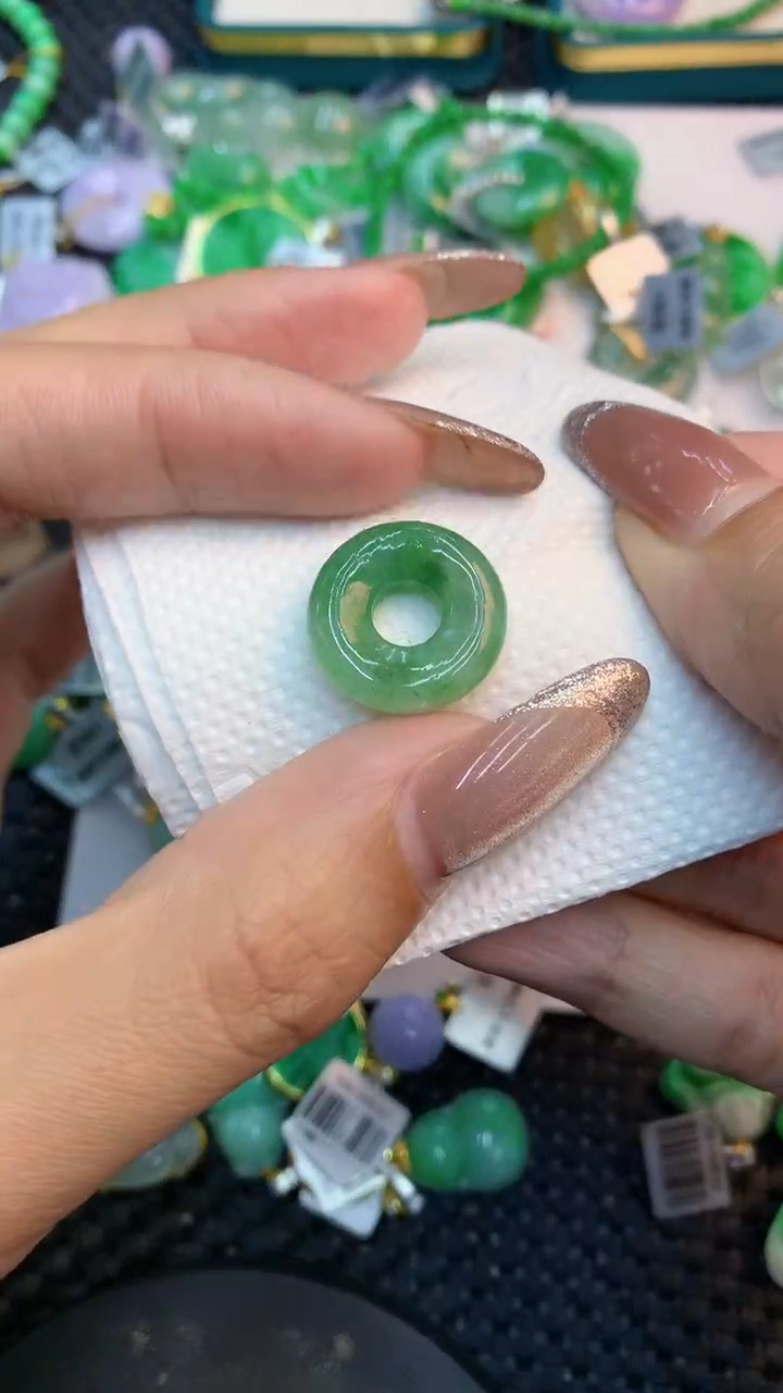 颈饰未镶嵌翡翠1