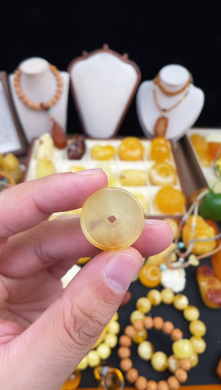 琥珀未镶嵌珠宝奇石柒月