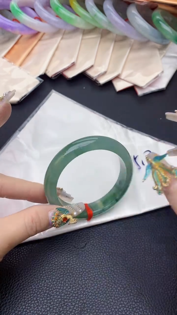 【闪购商品】翡翠手镯未镶嵌0800416187