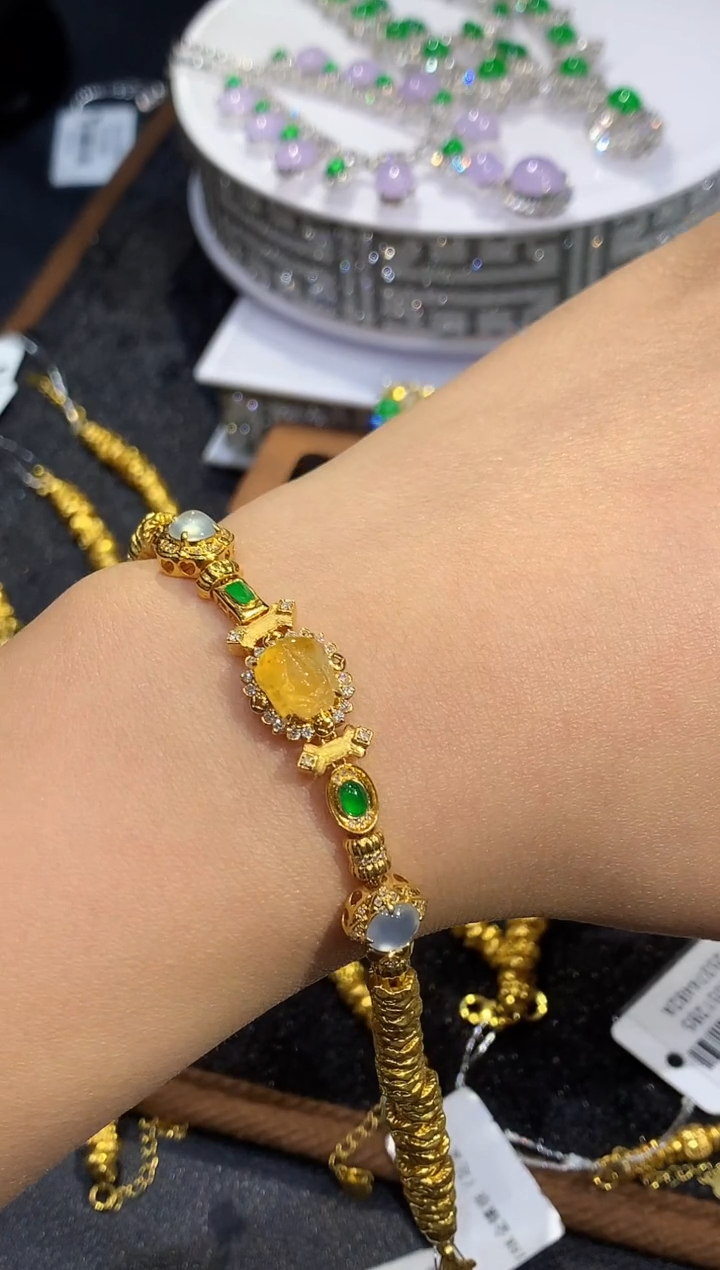 18K金镶嵌手链翡翠多样性发其一