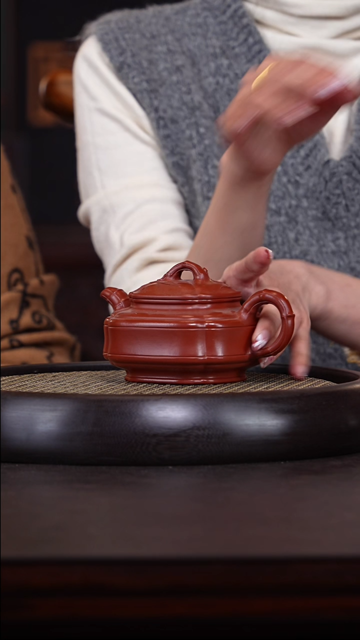 【闪购商品】紫砂茶壶袁兰英23-42大红袍双线竹鼓320cc