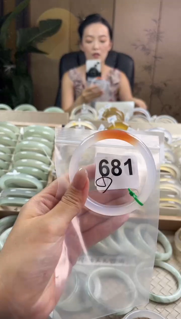 手镯玛瑙/玉髓未镶嵌681