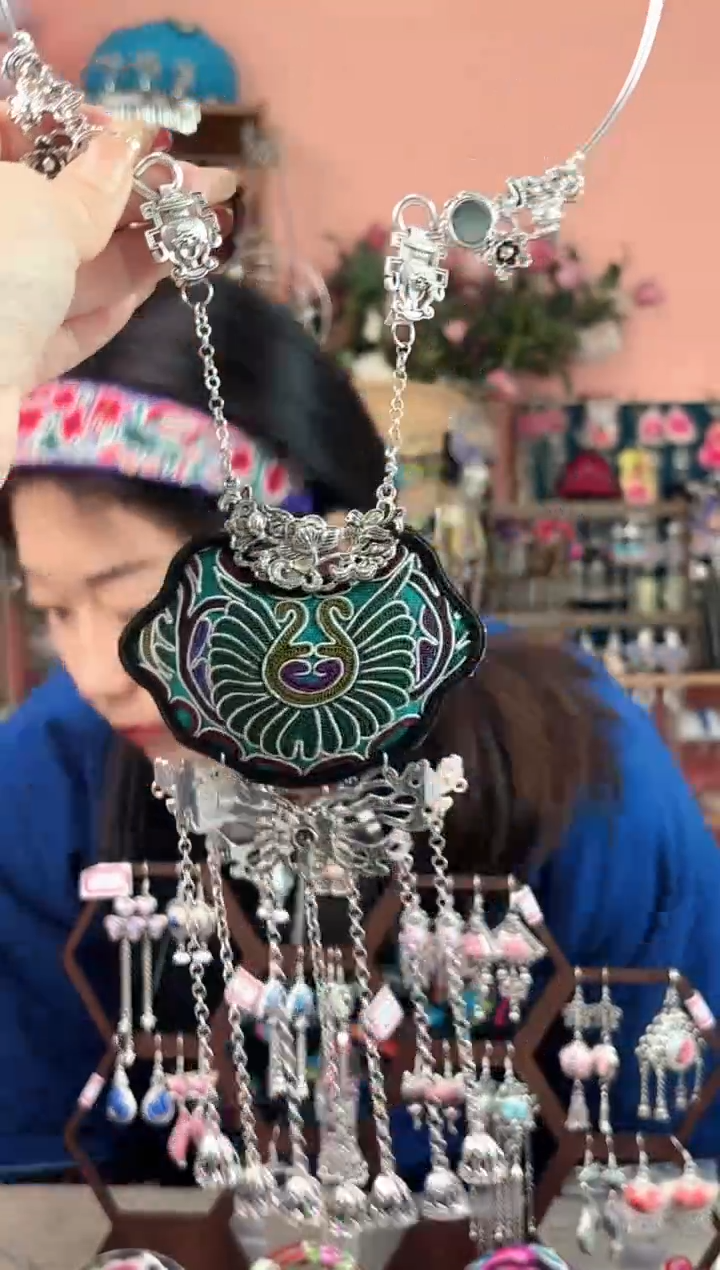 艺枝独绣手工饰品173