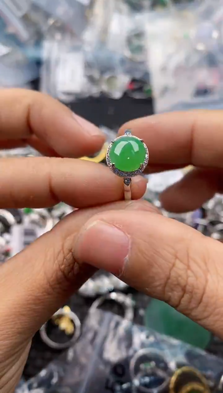 银S925镶嵌戒指翡翠888         8
