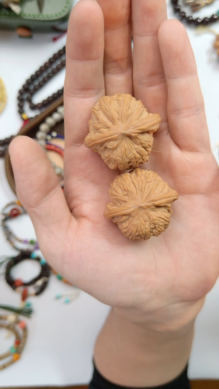 把件猴头核桃小*盖磨盘39