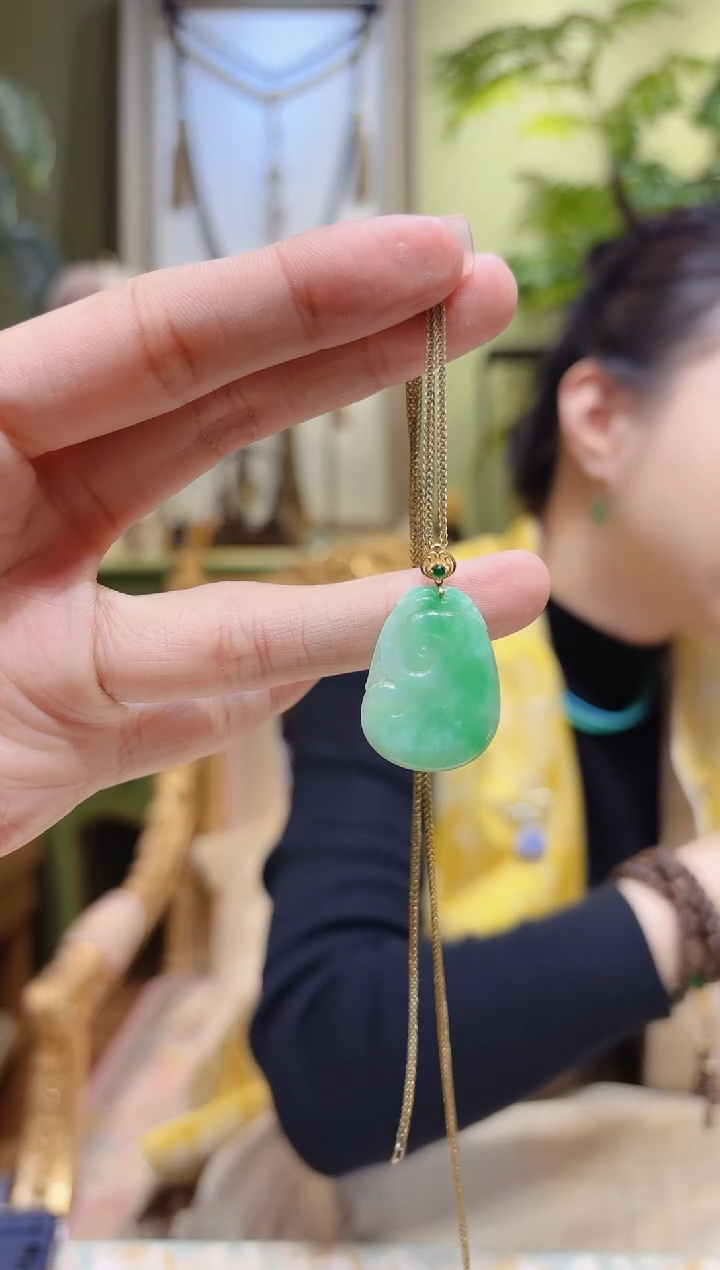 【闪购商品】翡翠吊坠(赠链)18K金镶嵌翡翠吊坠