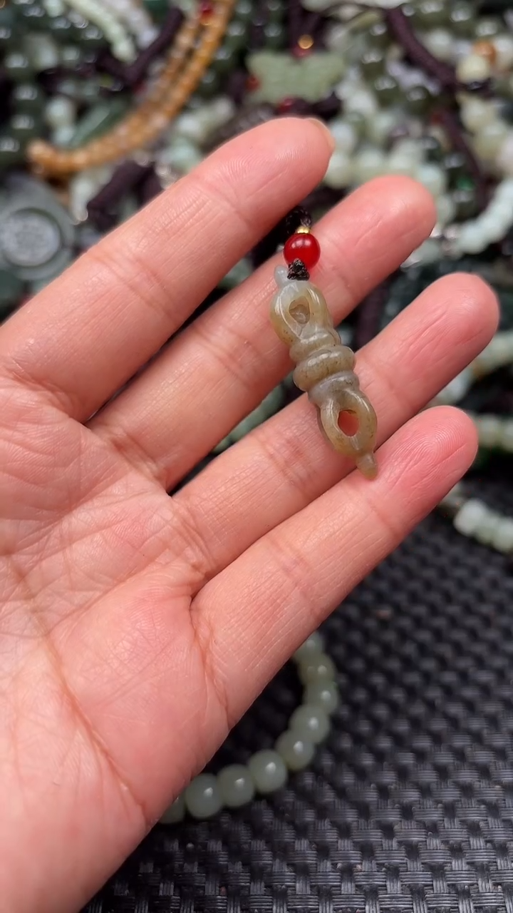 【闪购商品】和田玉颈饰未镶嵌1