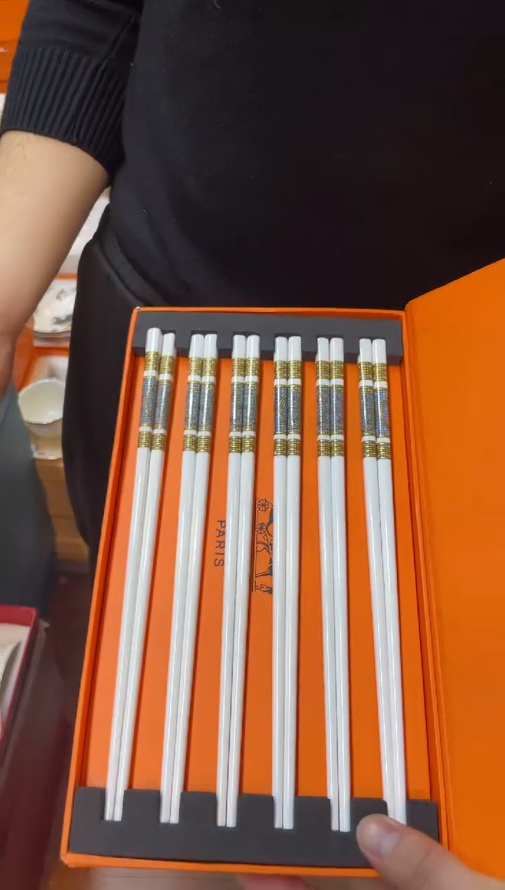 杯鸿辉家品牌瓷器，京东包邮！