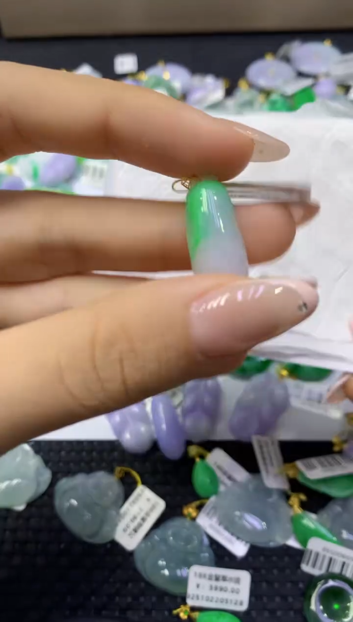 颈饰18K金镶嵌翡翠天然缅甸翡翠A货