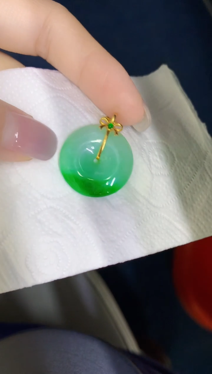颈饰18K金镶嵌翡翠缅甸天然翡翠A货