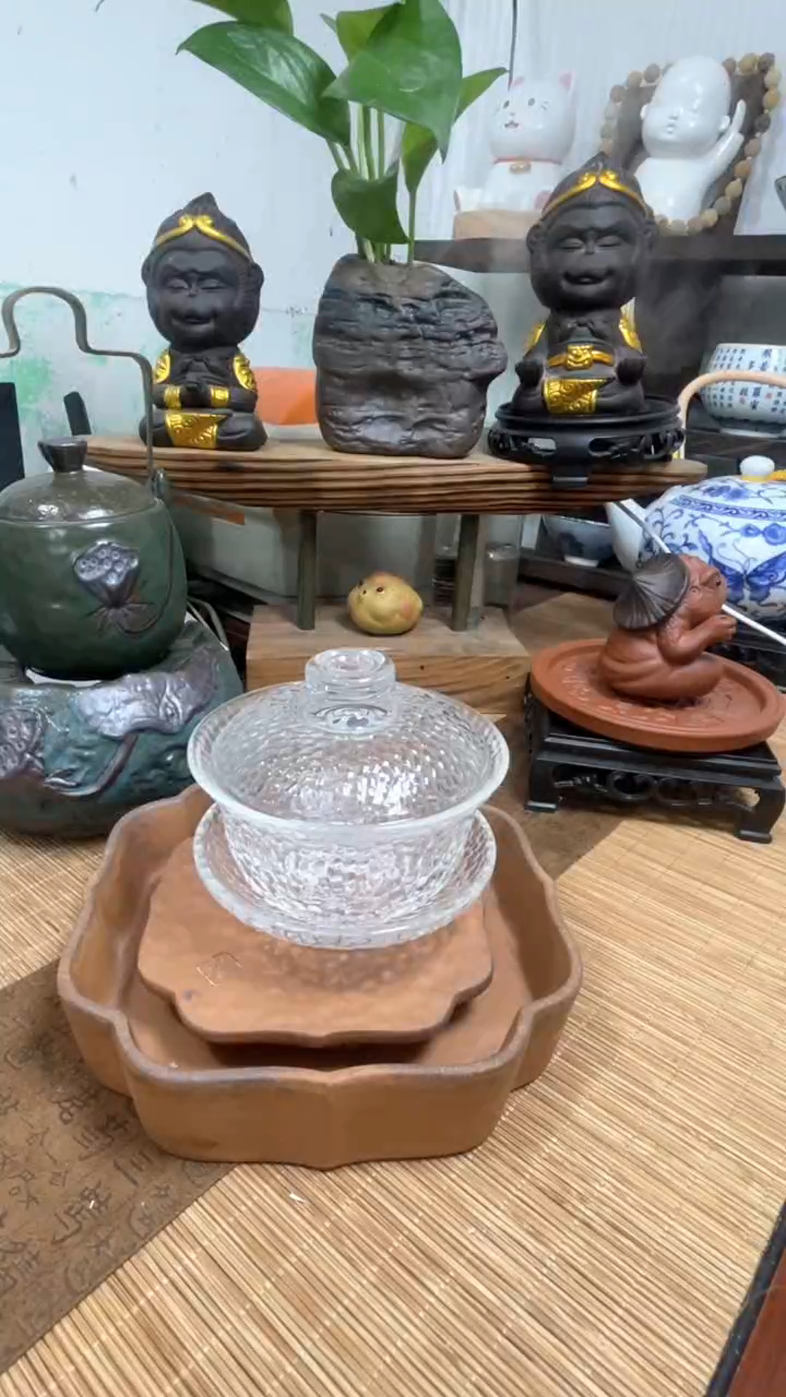 水晶盖碗一只装 