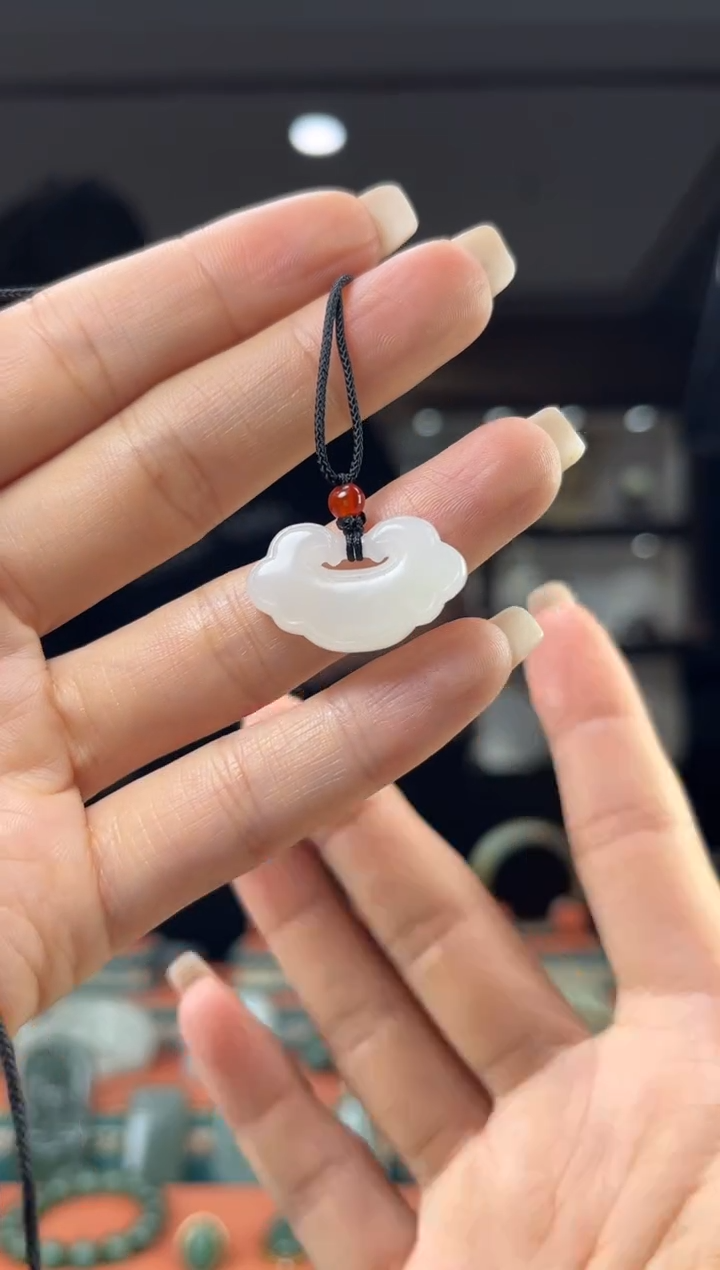 和田玉未镶嵌颈饰1