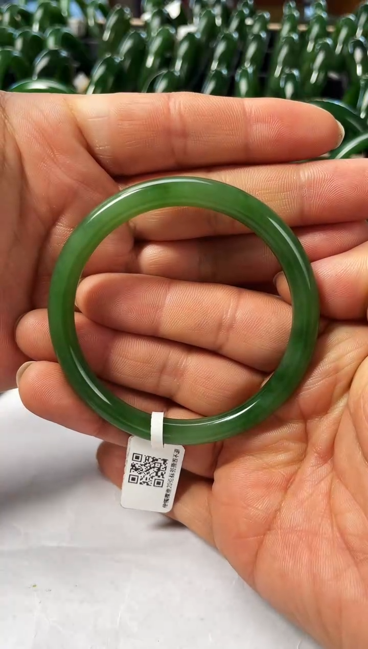未镶嵌手镯和田玉（碧玉）碧玉手镯