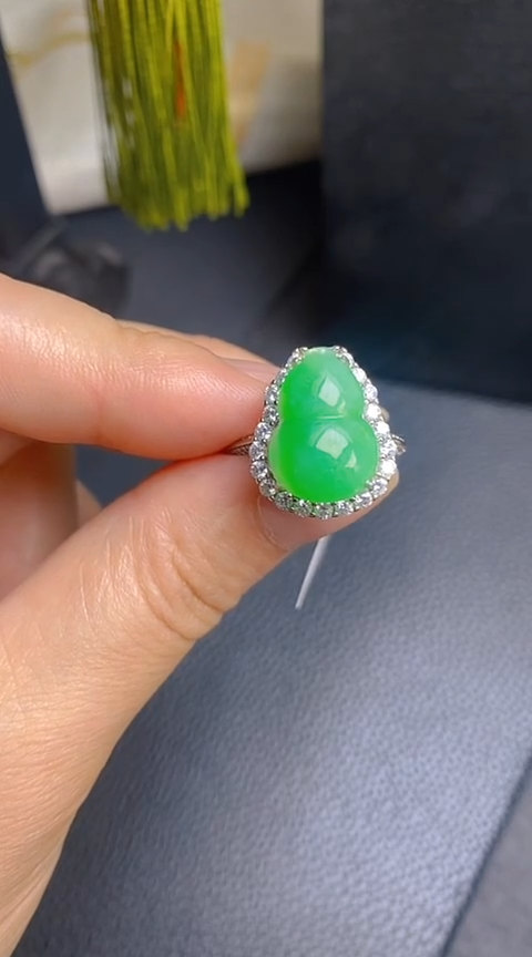 翡翠戒指银S925镶嵌葫芦