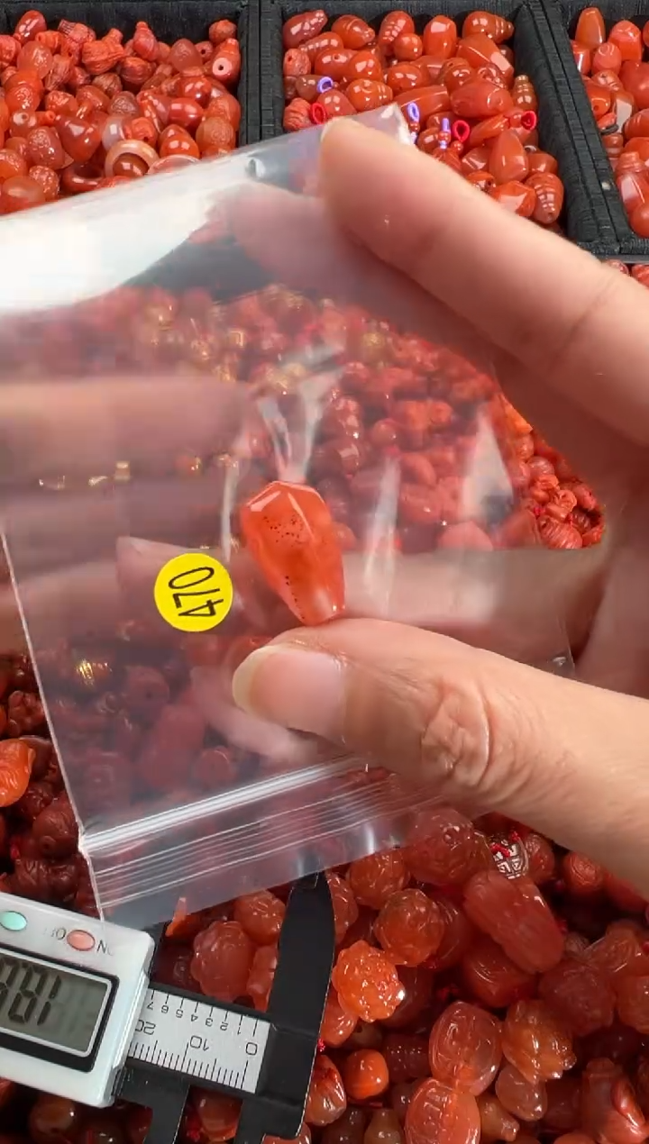 【闪购商品】南红玛瑙颈饰未镶嵌1