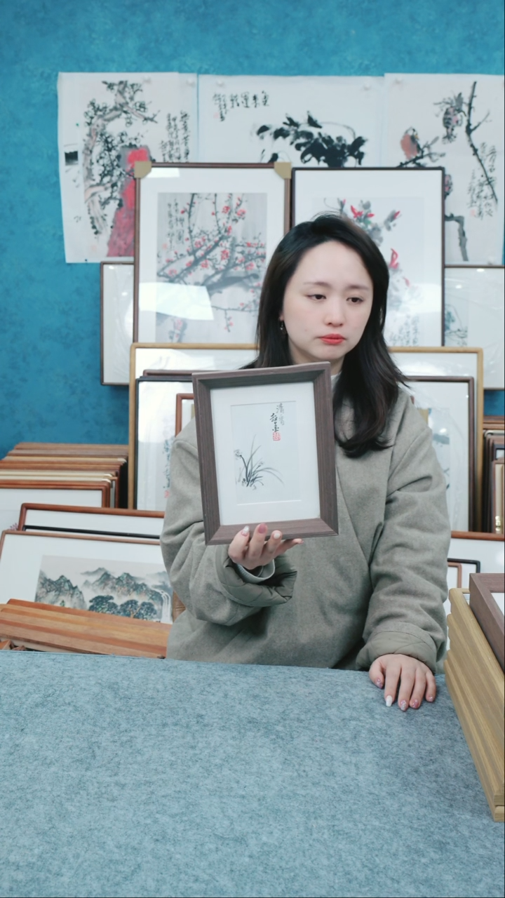 【闪购商品】国画8寸郑志超老师木质摆台