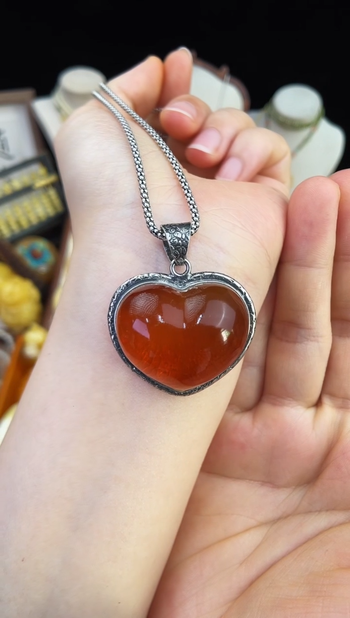 琥珀未镶嵌珠宝奇石J****?柒月