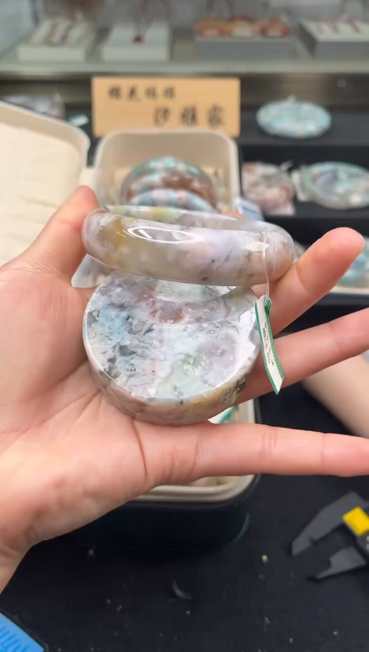 未镶嵌手镯石英质玉60圈口（赠品镯心）2S9560