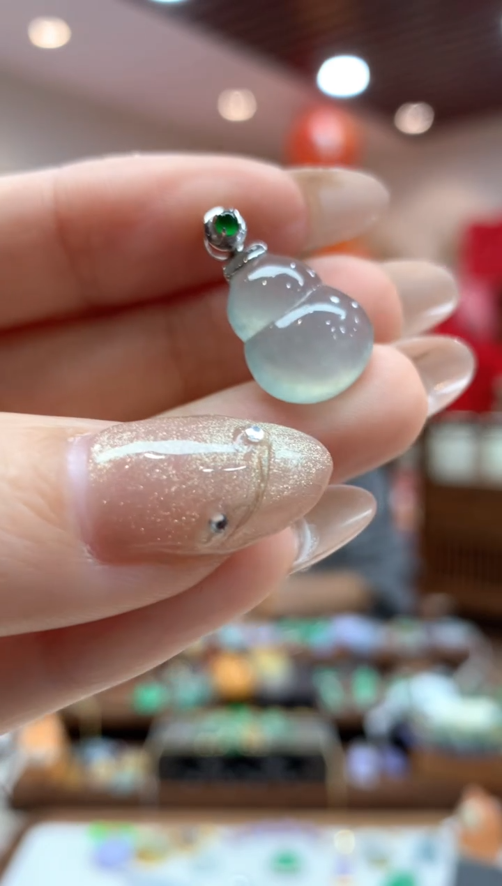 【闪购商品】翡翠吊坠(不含链)18K金镶嵌葫芦