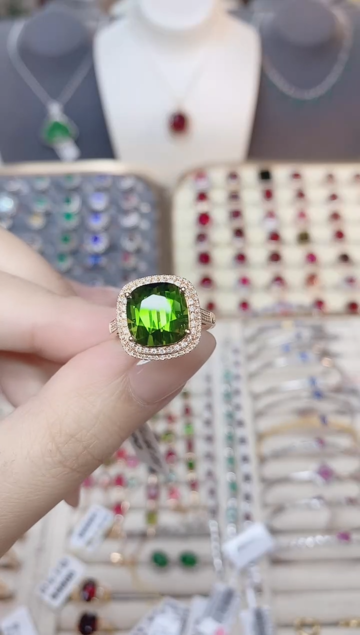 18K金镶嵌碧玺戒指碧玺6.5CT