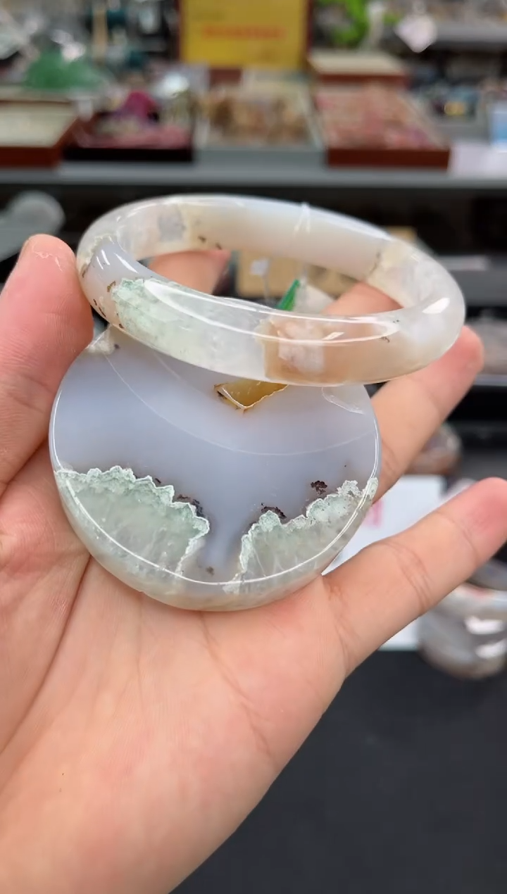 【闪购商品】石英质玉手镯未镶嵌64圈口（赠品镯心）6446086