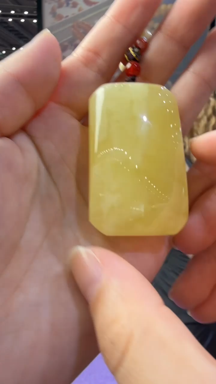 琥珀颈饰未镶嵌83秒拍号 假一罚三