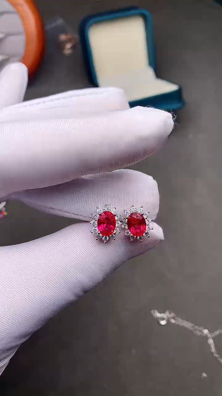 【闪购商品】红宝石耳饰银S925镶嵌······