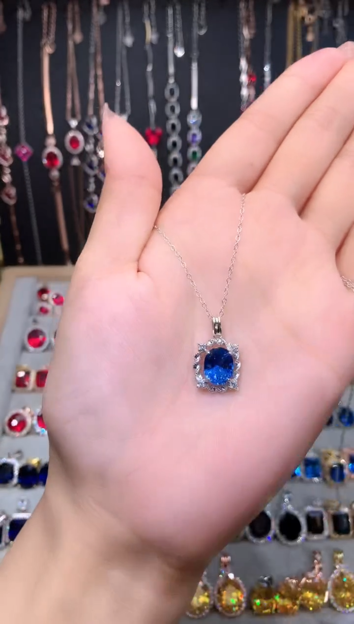 蓝宝石吊坠(赠链)银S925镶嵌银色