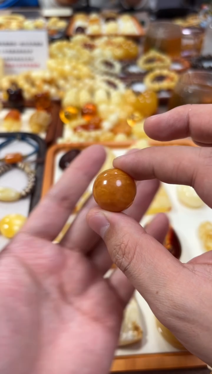 【闪购商品】蜜蜡裸石未镶嵌圆珠