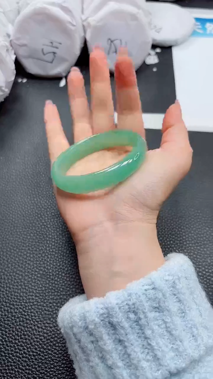 【闪购商品】石英质玉手镯未镶嵌949