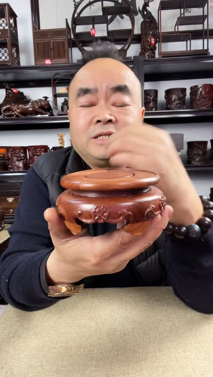 木老李红木工艺品677瑕疵