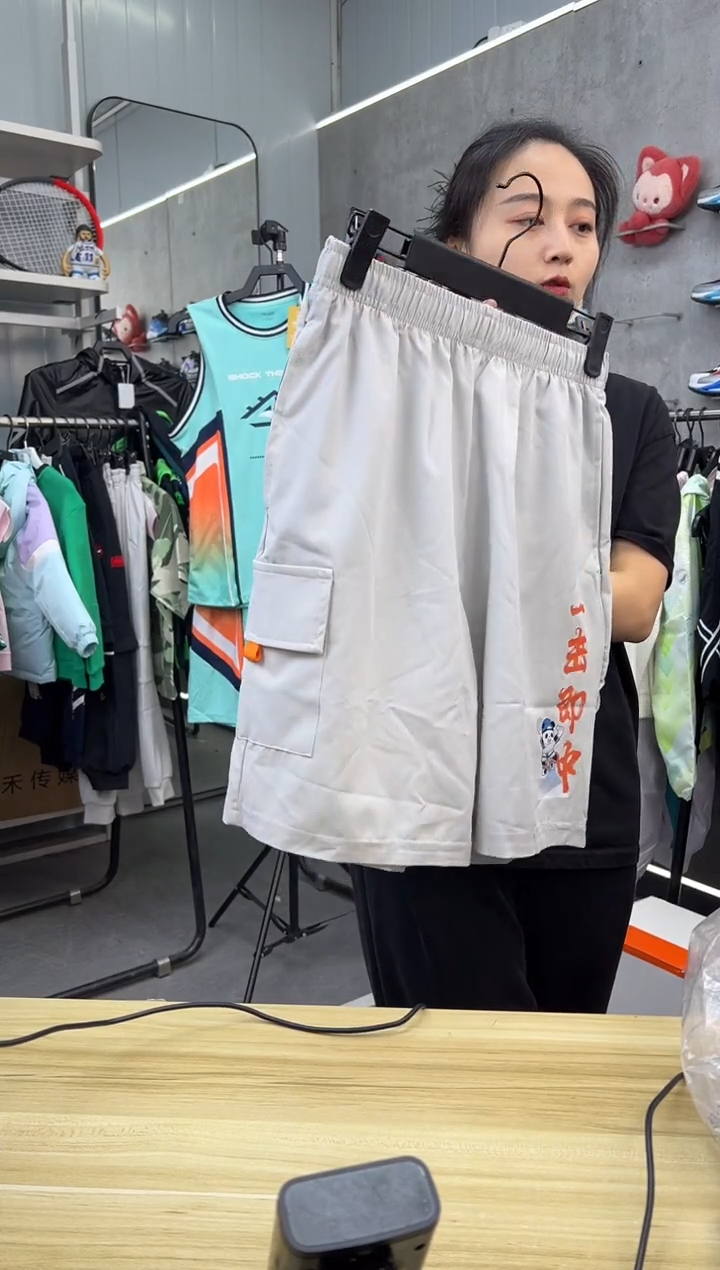 安踏儿童衣服尺码 ：160