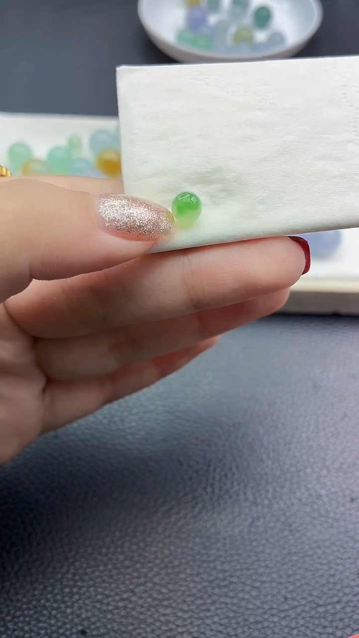 未镶嵌定制翡翠艺**雕珠子