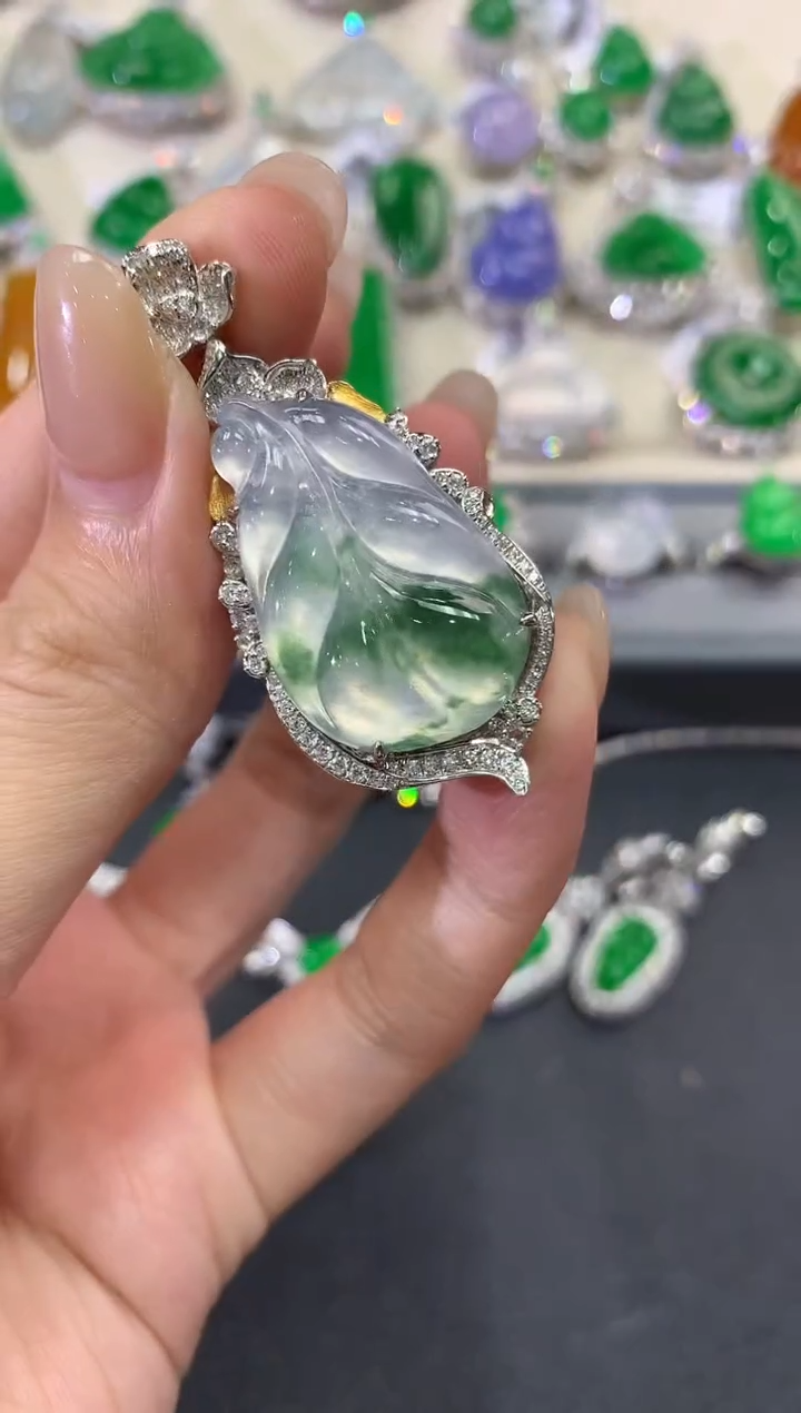 【闪购商品】翡翠吊坠(不含链)18K金镶嵌w106        