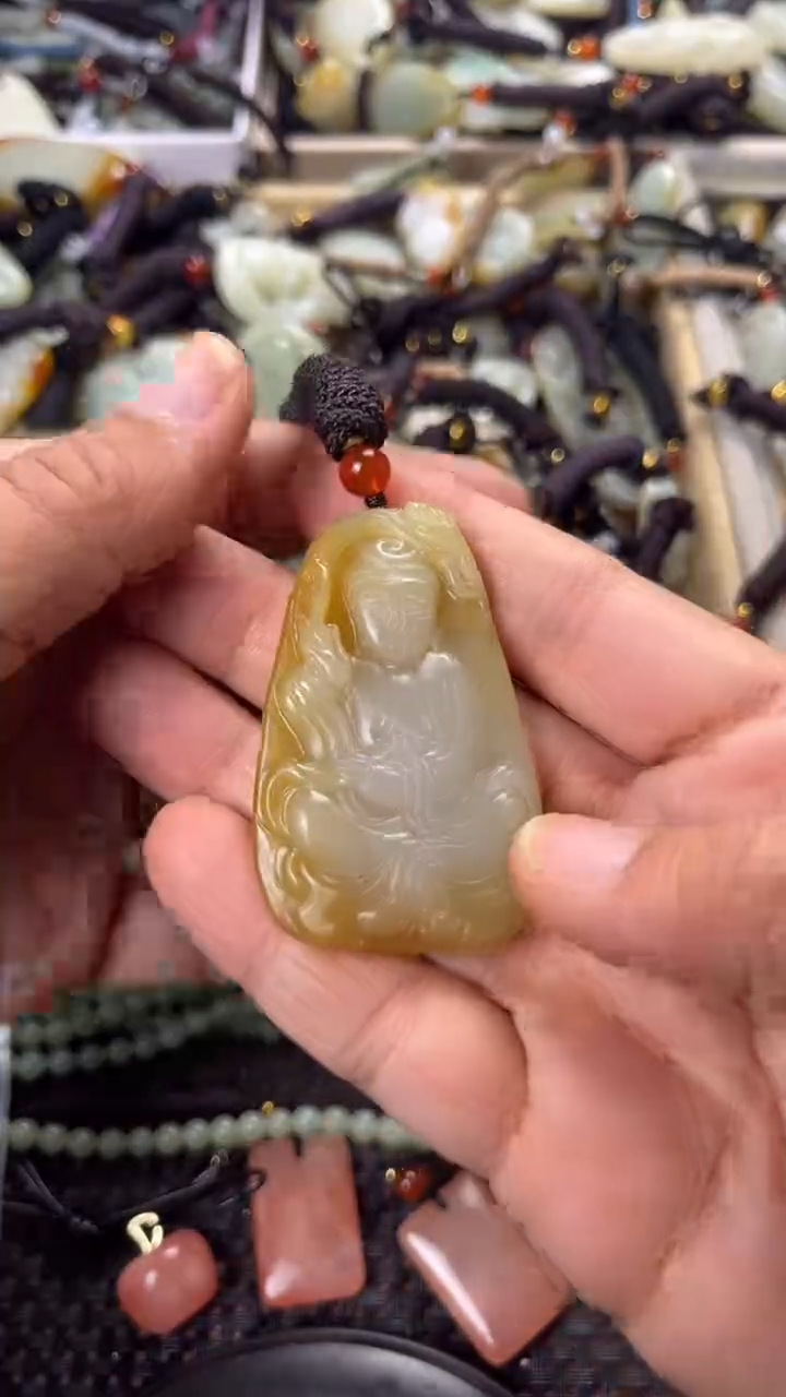 【闪购商品】和田玉颈饰未镶嵌多样性发货没有证书拍一发一有瑕