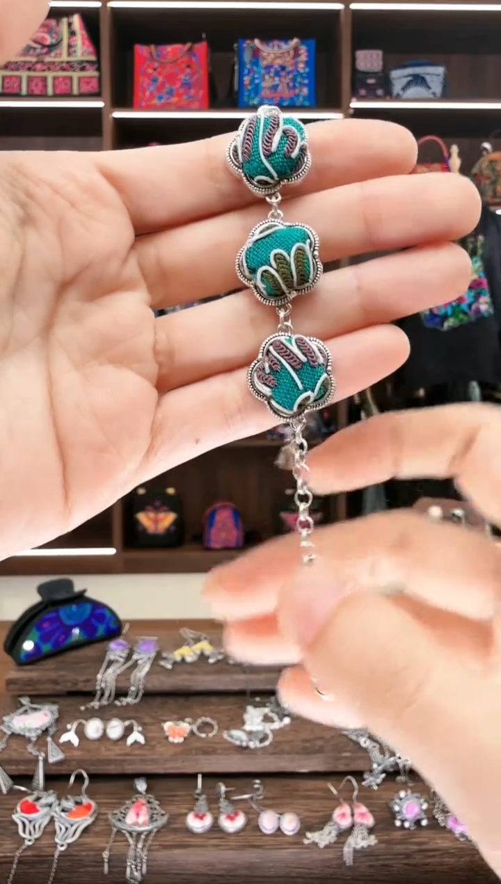 【闪购商品】织绣95蚩梦苗族古绣