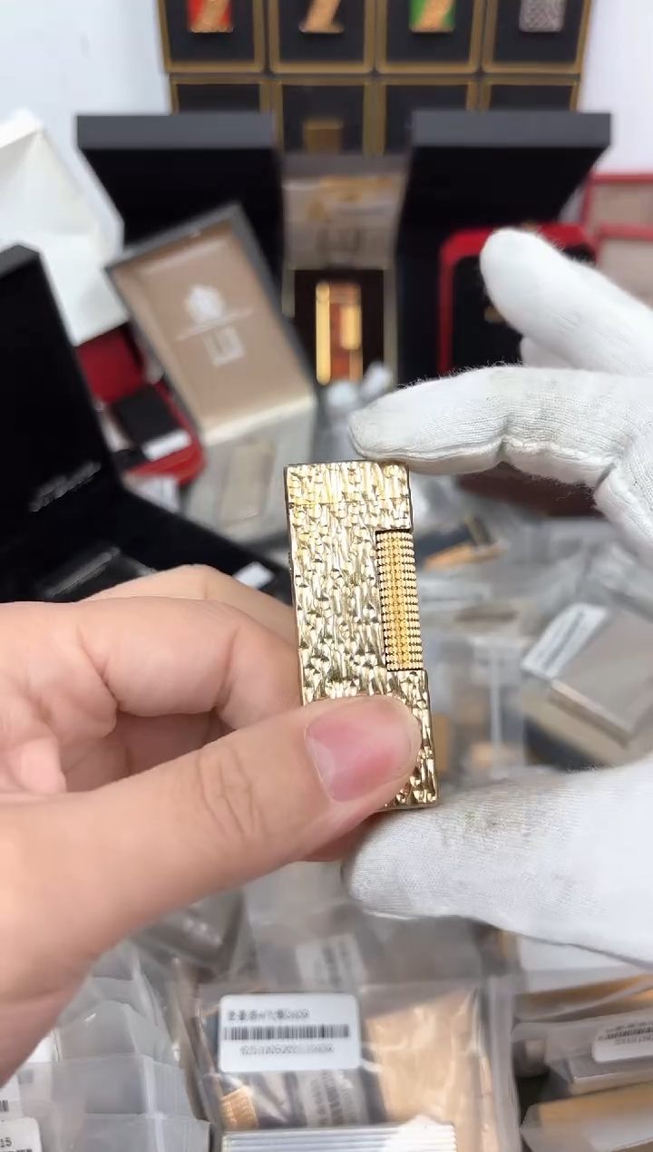 登家4代金色陨石坑