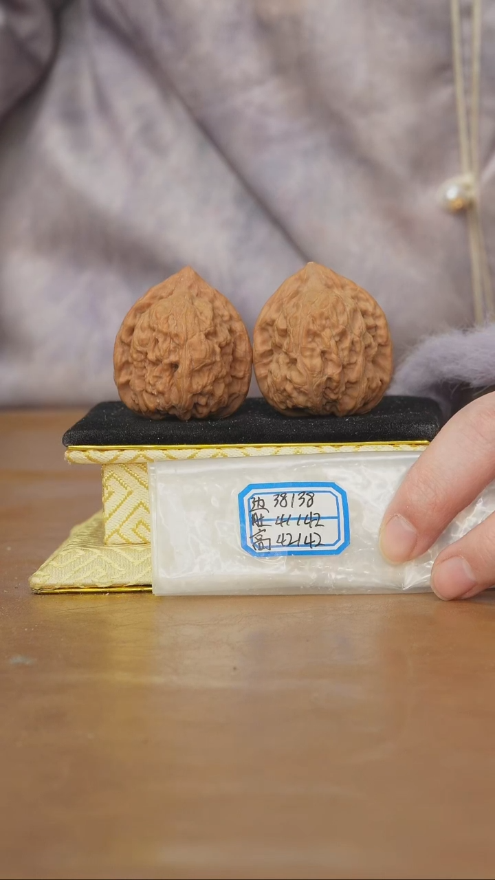 把件文玩核桃赤龙鸡心