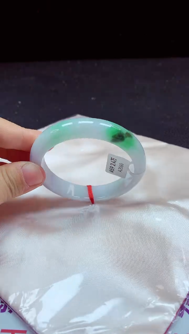 【闪购商品】翡翠手镯未镶嵌镯子58+