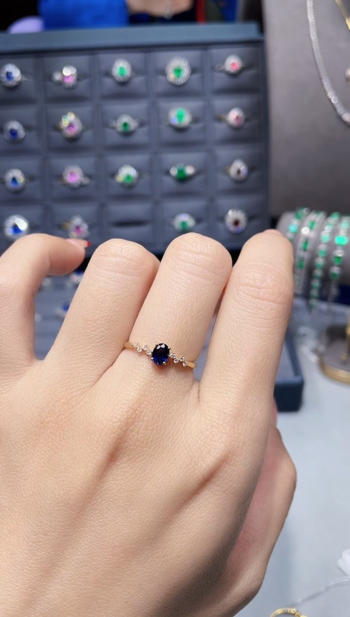 【闪购商品】蓝宝石戒指18K金镶嵌0.50克拉