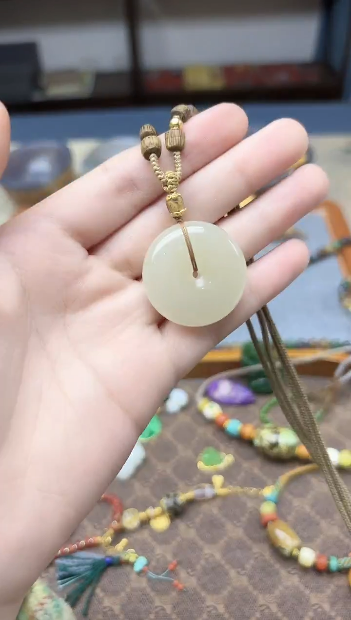 颈饰未镶嵌和田玉和田玉平安扣吊坠HX