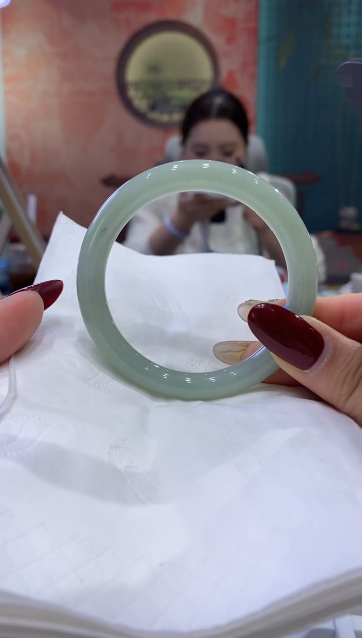 【闪购商品】翡翠手镯未镶嵌多人0010923