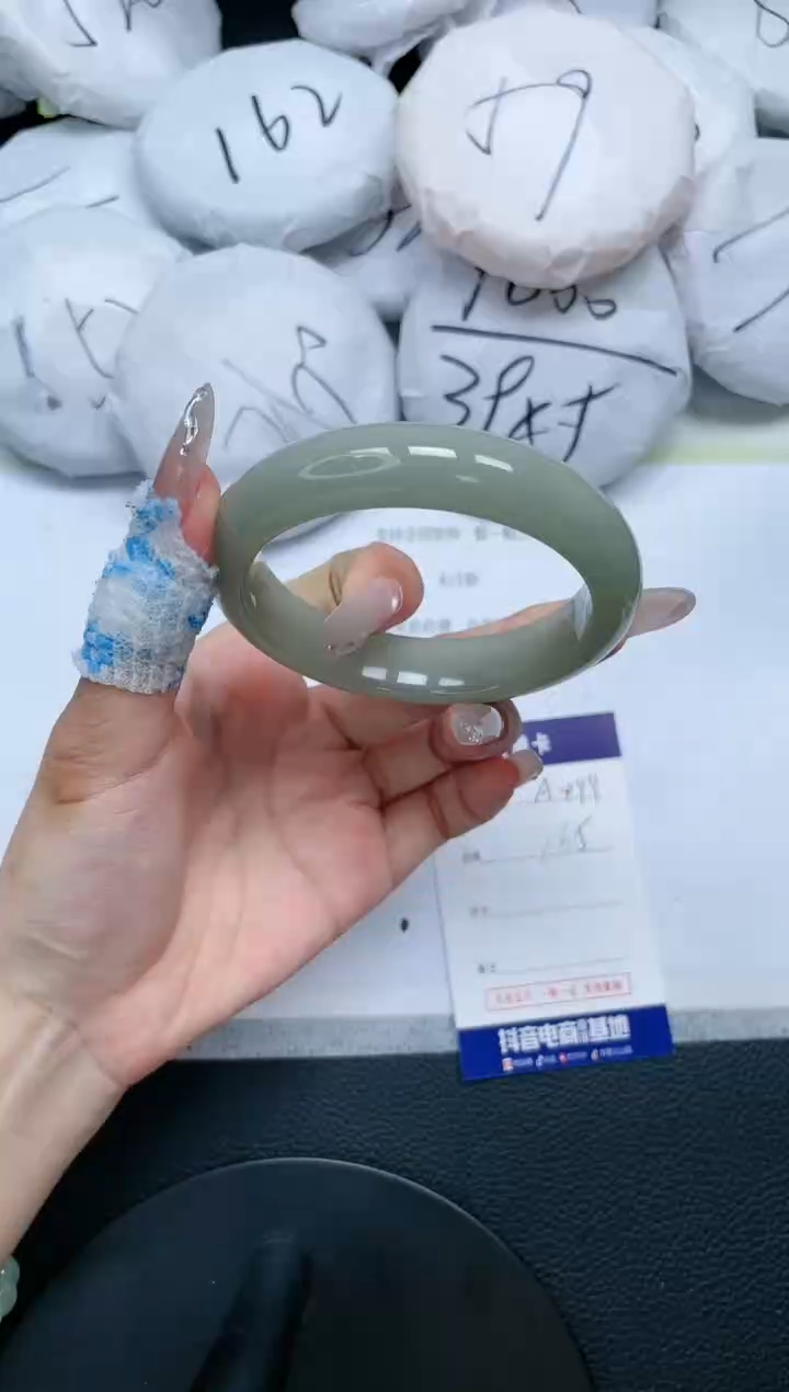 石英质玉手镯未镶嵌A499