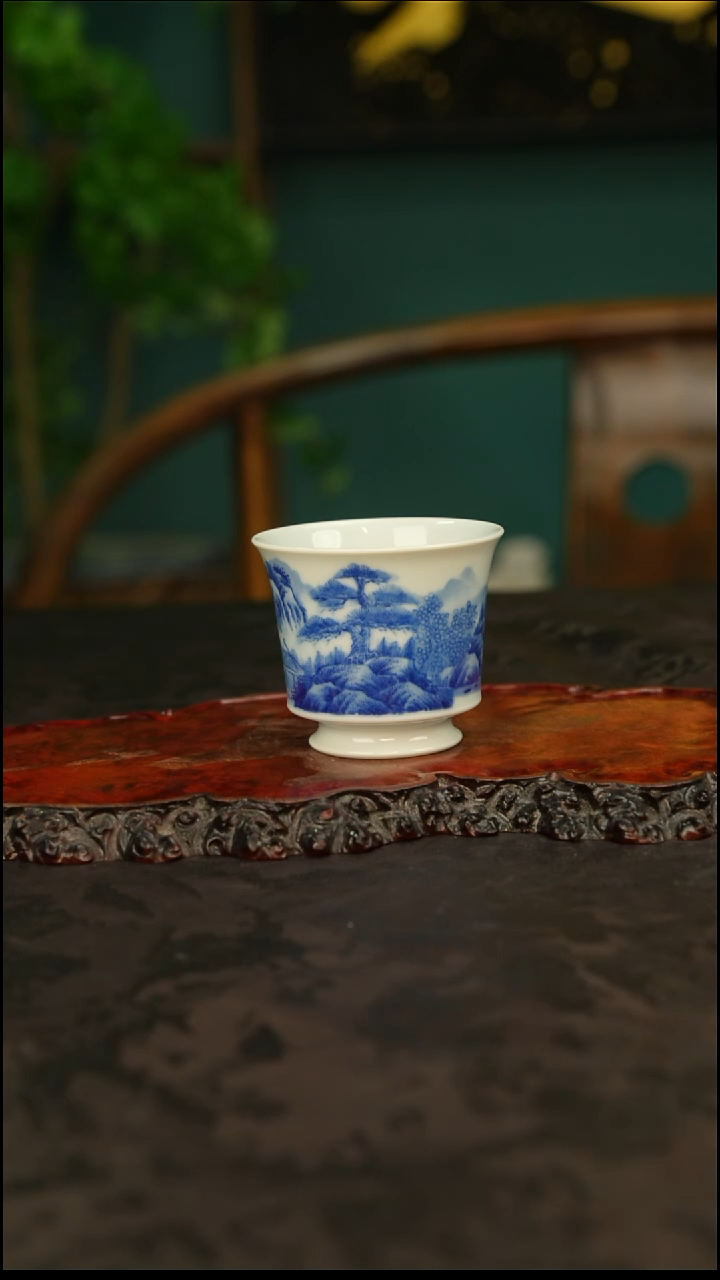 青花手绘山水主人杯