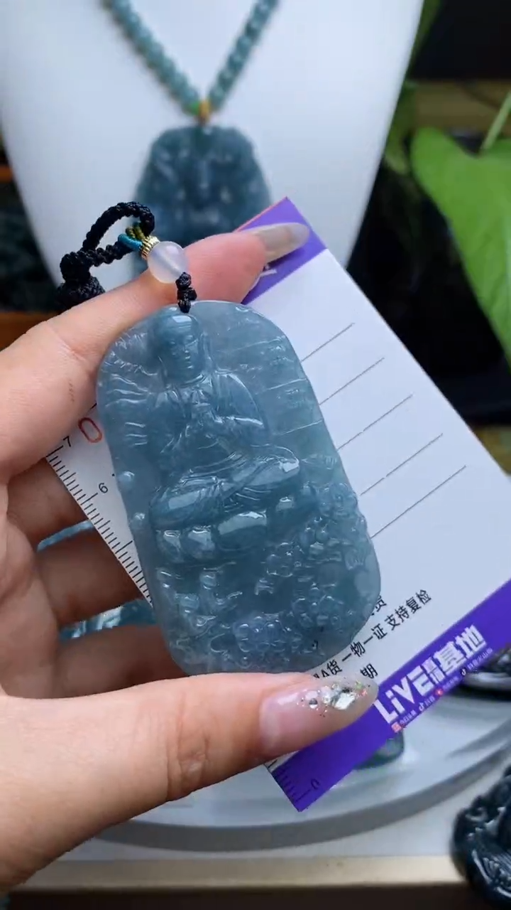 【闪购商品】翡翠颈饰未镶嵌           