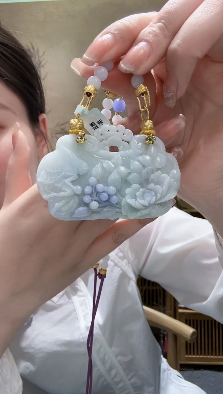 翡翠未镶嵌颈饰吊坠