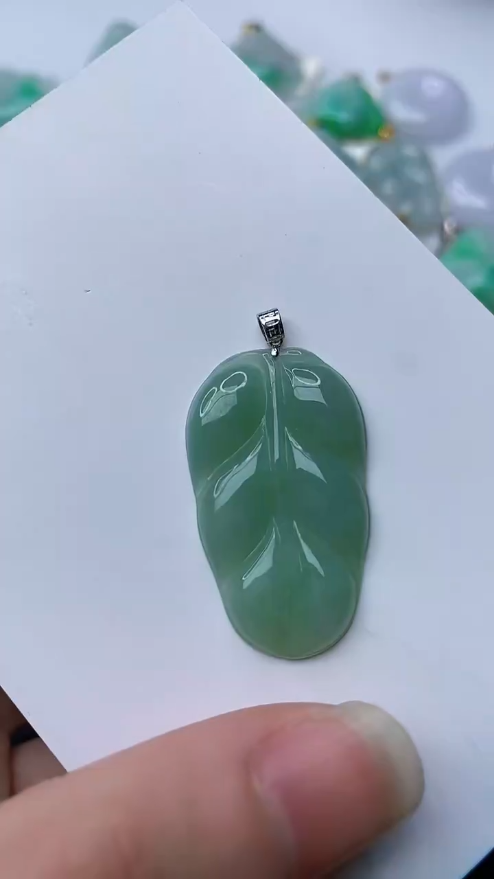 【闪购商品】翡翠颈饰18K金镶嵌44.......